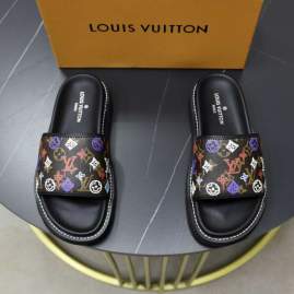 Picture of Louis Vuitton Slippers _SKULVsz38-45hnh0602941